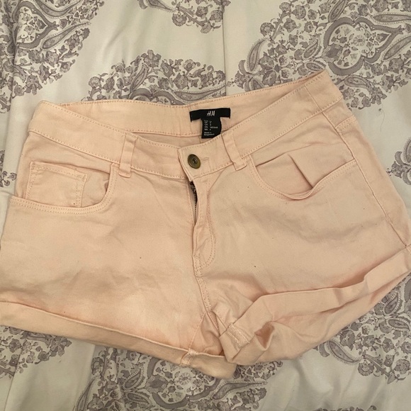H&M blush pink denim short - Picture 2 of 3